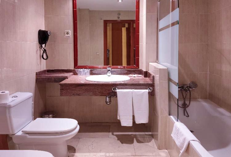 Hostal Plaza Mayor Torrejón de Ardoz Kültér fotó