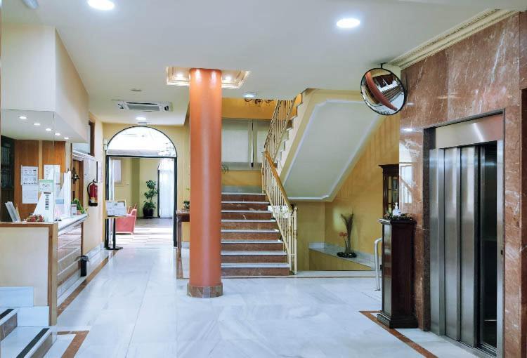 Hostal Plaza Mayor Torrejón de Ardoz Kültér fotó