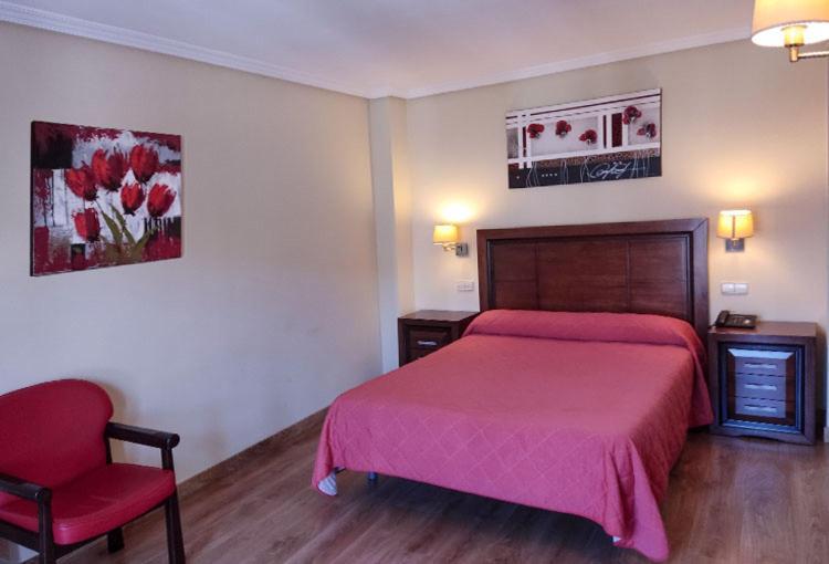 Hostal Plaza Mayor Torrejón de Ardoz Kültér fotó