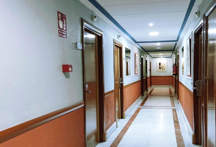 Hostal Plaza Mayor Torrejón de Ardoz Kültér fotó