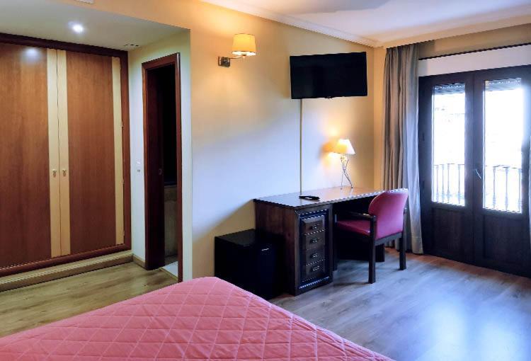 Hostal Plaza Mayor Torrejón de Ardoz Kültér fotó