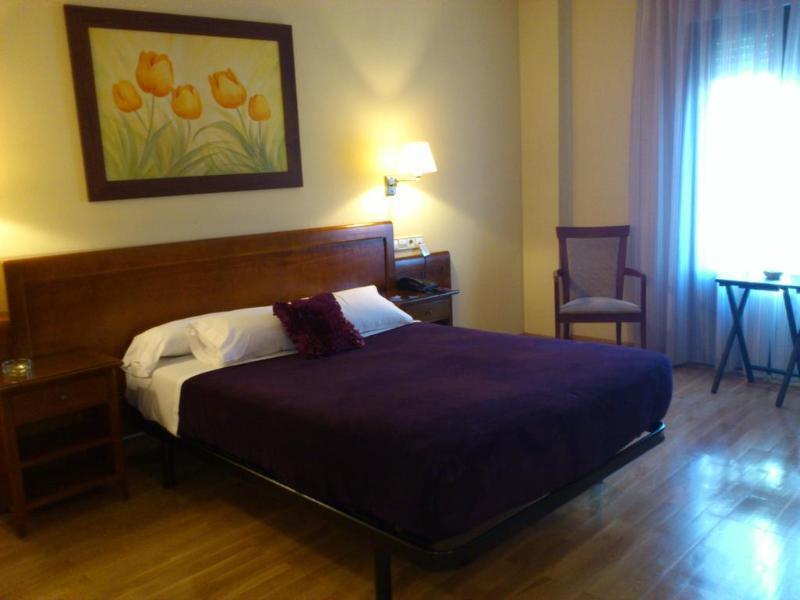 Hostal Plaza Mayor Torrejón de Ardoz Kültér fotó